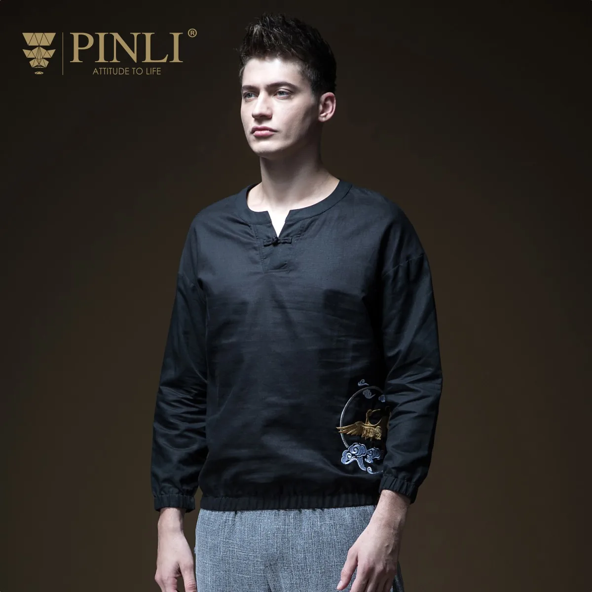 Palace Linkin Park Ball Pinli Spring New Men's Wear V-neck, And Hemp Chinese Wind Embroidered Long-sleeved T-shirt B191111316 
Palace Linkin Park Ball Pinli Spring New Men's Wear V-neck, And Hemp Chinese Wind Embroidered Long-sleeved T-shirt B191111316