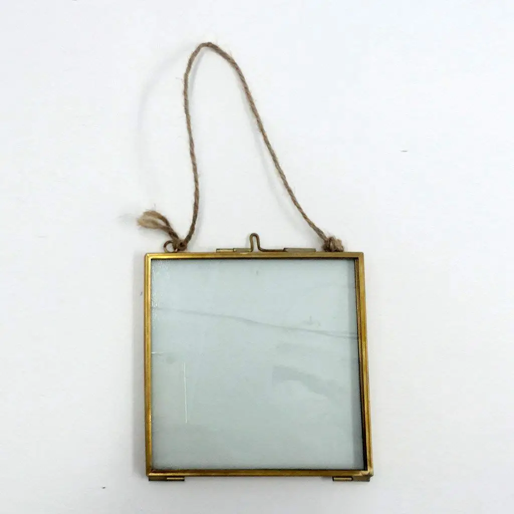 Vintage Hanging Metal Photo Frame Hanging Picture Metal Portrait Vintage Free Stand Hanging Picture Frames Home Decor Gift
Vintage Hanging Metal Photo Frame Hanging Picture Metal Portrait Vintage Free Stand Hanging Picture Frames Home Decor Gift