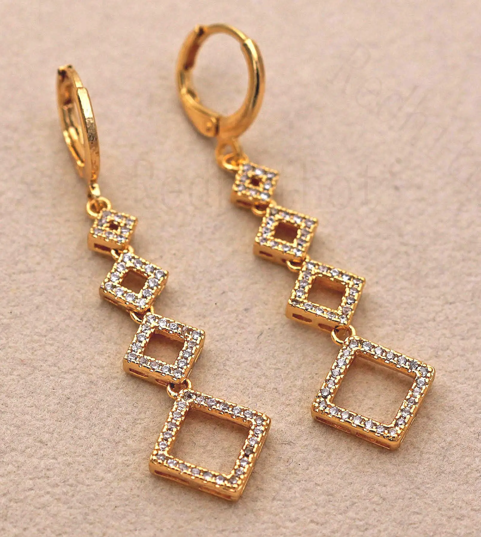 New Luxury Drop Earrings for Women Square Earring With AAA Cubic Zirconia Trendy Jewelry for Wedding Anniversary Gift
New Luxury Drop Earrings for Women Square Earring With AAA Cubic Zirconia Trendy Jewelry for Wedding Anniversary Gift
