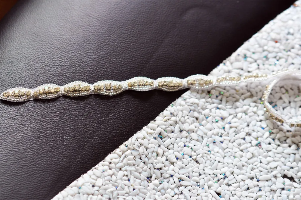 TOPQUEEN S102A Elegant Free shipping 100% pure handmade Wedding Appliques flower pattern with Pearls Evening Dresses Trimming
TOPQUEEN S102A Elegant Free shipping 100% pure handmade Wedding Appliques flower pattern with Pearls Evening Dresses Trimming