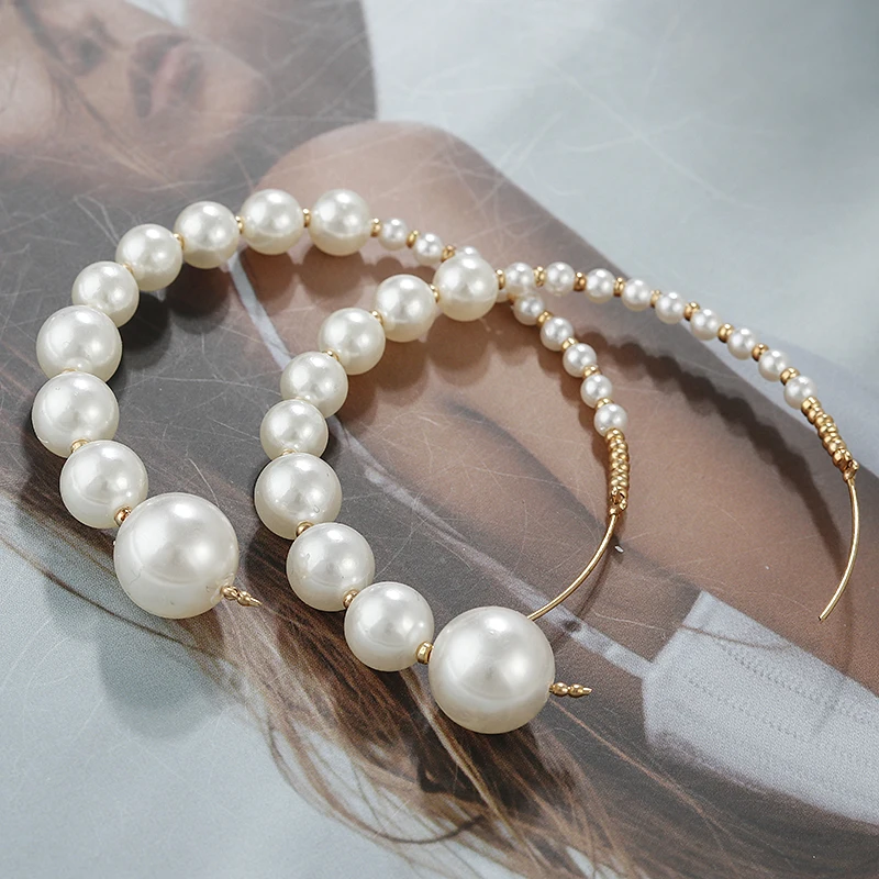 AENSOA Korea Sweet Simple Pearl Big Round C Shape Hoop Earrings For Women Minimalist Large Circle Earrings Charming Jewelry Gift
AENSOA Korea Sweet Simple Pearl Big Round C Shape Hoop Earrings For Women Minimalist Large Circle Earrings Charming Jewelry Gift