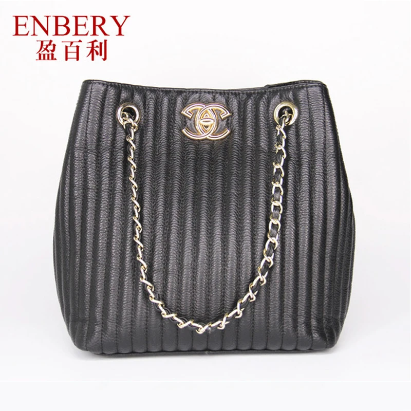 Genuine Leather Lady bag 2019 new Fashion luxury design handbag First layer Cowhide Rhombus chain package Shoulder Messenger Bag
Genuine Leather Lady bag 2019 new Fashion luxury design handbag First layer Cowhide Rhombus chain package Shoulder Messenger Bag