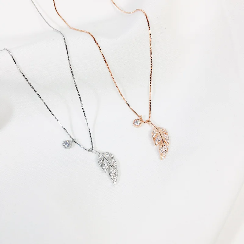 2019 Hot Fashion 925 Gold & Silver Chain Necklace Leaf plant zircon stone Long Pendant Gifts Women Jewelry drop shipping
2019 Hot Fashion 925 Gold & Silver Chain Necklace Leaf plant zircon stone Long Pendant Gifts Women Jewelry drop shipping