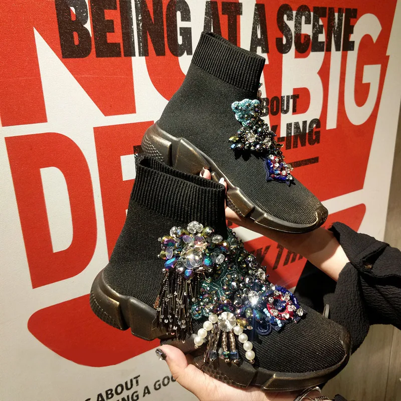 2019 New Black Crystal Sneakers Women Knitted Sock Shoes Rhinestone Fashion Women Sneakers Gemstone Walk Shoe Dropshipping WK133
2019 New Black Crystal Sneakers Women Knitted Sock Shoes Rhinestone Fashion Women Sneakers Gemstone Walk Shoe Dropshipping WK133
