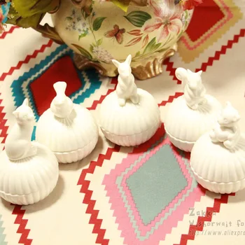 New arrival KEYAMA 1Pcs White Cute Animals Kitchen ceramic jewelry boxes Storage boxes Cute girl gift Bedroom kitchen decoration
New arrival KEYAMA 1Pcs White Cute Animals Kitchen ceramic jewelry boxes Storage boxes Cute girl gift Bedroom kitchen decoration