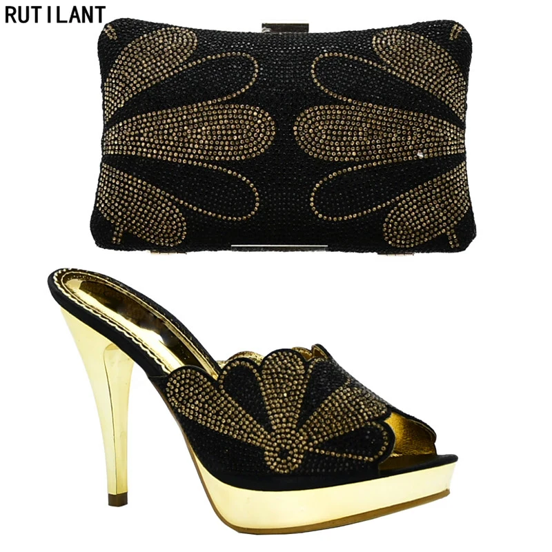 Latest Fashion African Shoes and Matching Bags Italian Women Shoes and Bag Set In Italy Nigerian Women Party Shoe and Bag Sets 
Latest Fashion African Shoes and Matching Bags Italian Women Shoes and Bag Set In Italy Nigerian Women Party Shoe and Bag Sets