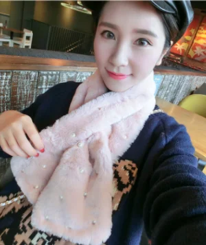 2016 fashion Imitation fur scarves solid color new winter warm Imitation wool solid scarves with pearl neckerchief gift women
2016 fashion Imitation fur scarves solid color new winter warm Imitation wool solid scarves with pearl neckerchief gift women