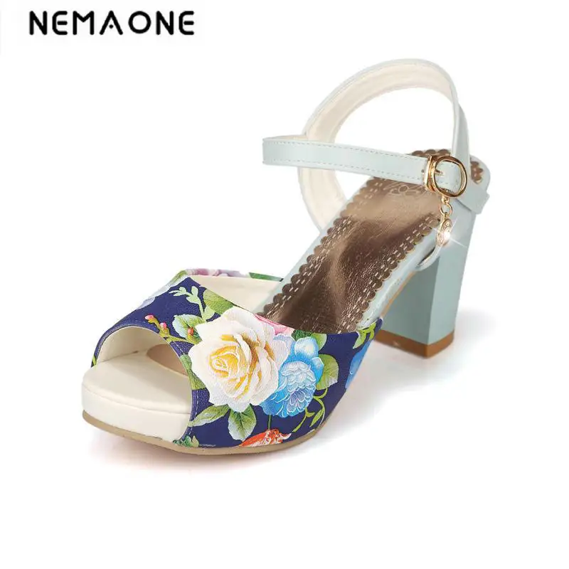 2018 new summer styles sandals platform high heels sandals square heel shoes woman large size 34-43
2018 new summer styles sandals platform high heels sandals square heel shoes woman large size 34-43