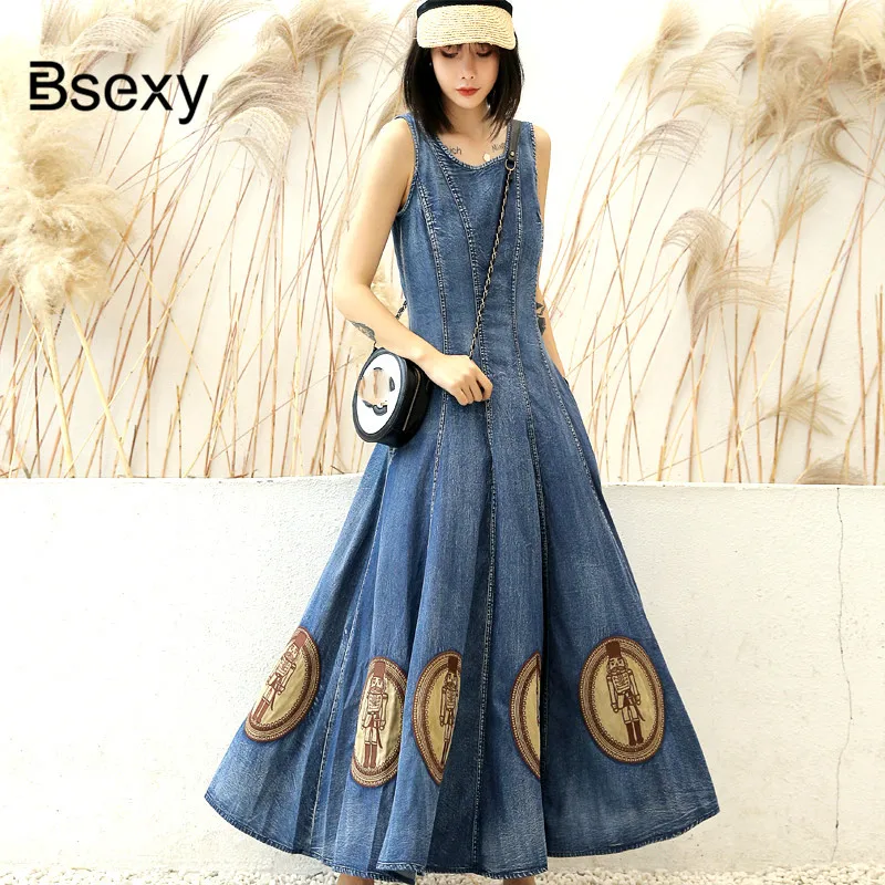 100% Cotton Denim Dress For WOmen 2019 Summer Vintage Sleeveless Cartoon Embroidery Long Dress Solid Blue Slim Fit Jeans Dress
100% Cotton Denim Dress For WOmen 2019 Summer Vintage Sleeveless Cartoon Embroidery Long Dress Solid Blue Slim Fit Jeans Dress