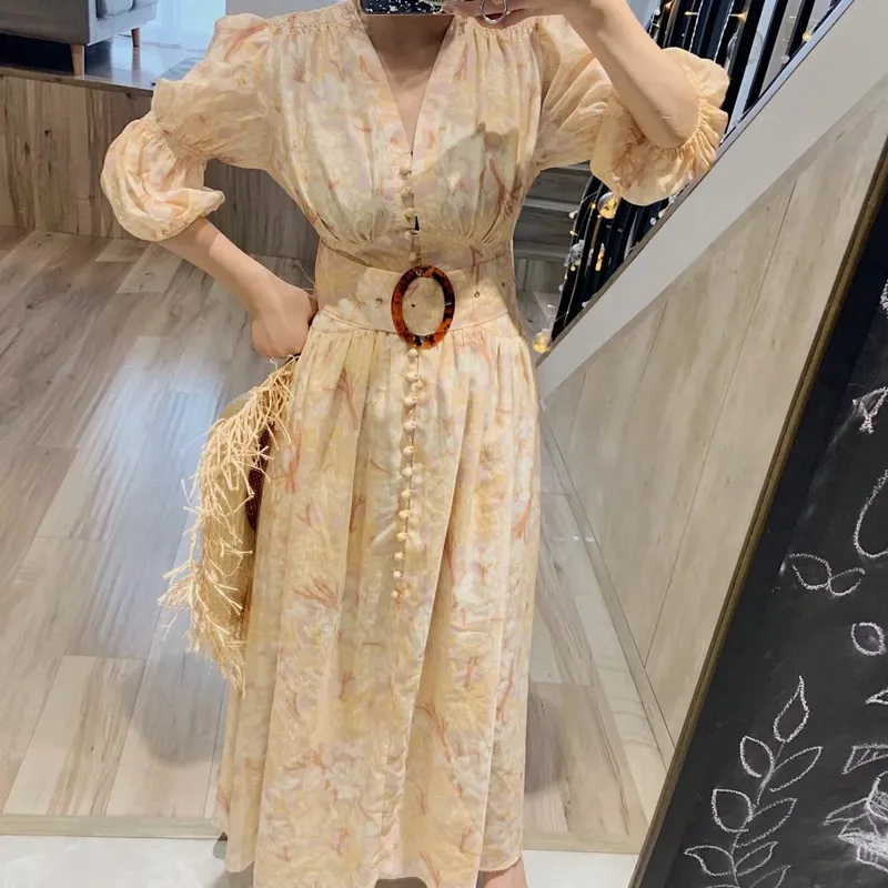 2019 Fashion Women Puff Sleeve Button Dress High Quality Belt Flower Print Dress Elegently V-Neck Maxi Dress
2019 Fashion Women Puff Sleeve Button Dress High Quality Belt Flower Print Dress Elegently V-Neck Maxi Dress