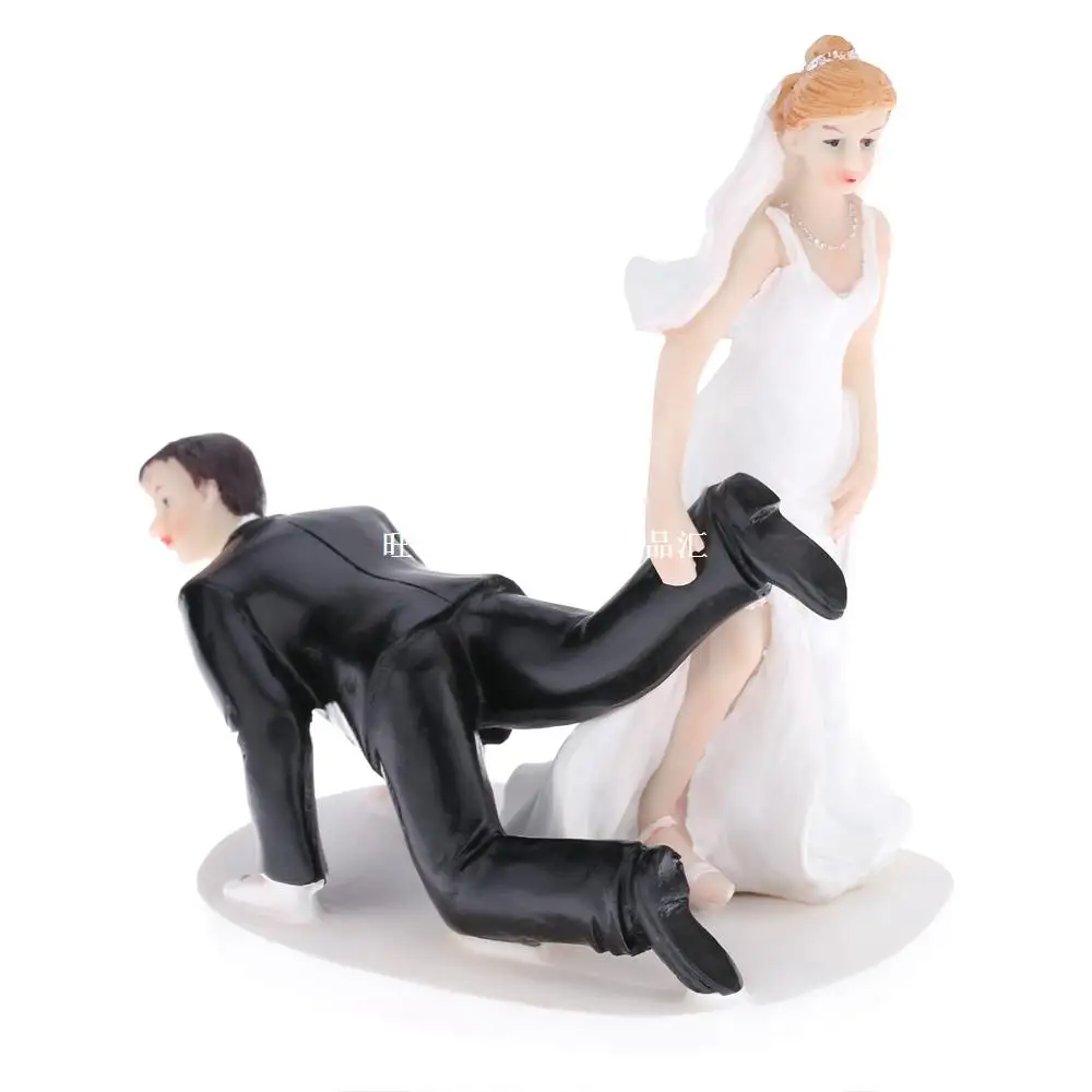 Funny Synthetic Resin Escape Groom Wedding Cake Topper Bride Groom Figurine Wedding Party Cakes Decoration Craft Wedding Gifts
Funny Synthetic Resin Escape Groom Wedding Cake Topper Bride Groom Figurine Wedding Party Cakes Decoration Craft Wedding Gifts