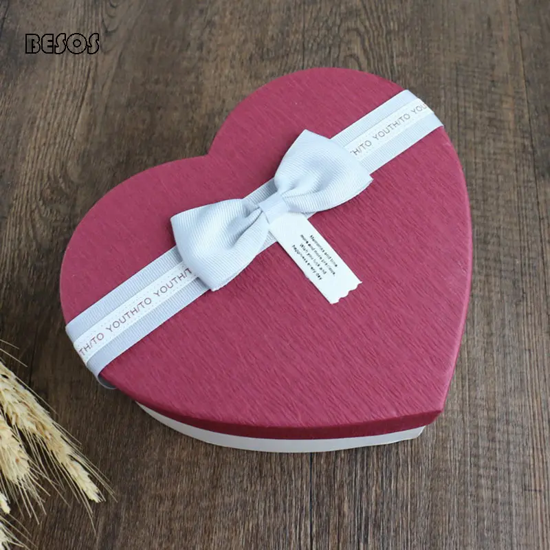 Large Cardboard Valentine's Day Festival Birthday Candy Chocolate Bowknot Heart-shaped Gift Packing Box B036B
Large Cardboard Valentine's Day Festival Birthday Candy Chocolate Bowknot Heart-shaped Gift Packing Box B036B