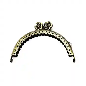 1 Piece 8.5cm Antique Bronze Metal Purse Frame plum lace Kiss Clasp coin bag Handle for DIY bag accessory
1 Piece 8.5cm Antique Bronze Metal Purse Frame plum lace Kiss Clasp coin bag Handle for DIY bag accessory