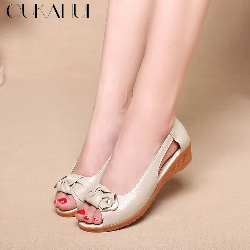 OUKAHUI New Genuine Leather Sexy Peep Toe Sandals Women Summer Shoes Exquisite Bowknot Design Decoration Wedge Sandals Women 41
OUKAHUI New Genuine Leather Sexy Peep Toe Sandals Women Summer Shoes Exquisite Bowknot Design Decoration Wedge Sandals Women 41
