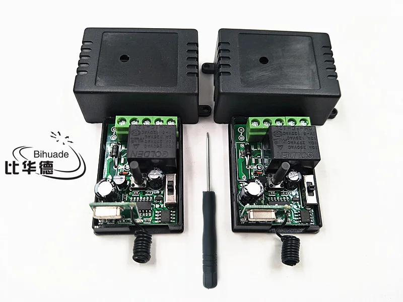 1pcs 315Mhz 1channel wireless remote control relay switch module learning code DC 12V RF superheterodyne receiver 1CH controller
1pcs 315Mhz 1channel wireless remote control relay switch module learning code DC 12V RF superheterodyne receiver 1CH controller