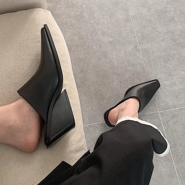 French Style Vintage Black Square Toe Wedge Mules Genuine Leather Outdoor Slippers Shoes Summer Women Slides
French Style Vintage Black Square Toe Wedge Mules Genuine Leather Outdoor Slippers Shoes Summer Women Slides