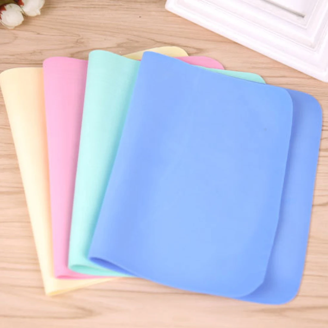 New Arrival Super clean PVA Chamois Car Wash Towel Cleaner Car Accessories Screen Cleaning Hair Drying Cloth 44*32*0.2CM
New Arrival Super clean PVA Chamois Car Wash Towel Cleaner Car Accessories Screen Cleaning Hair Drying Cloth 44*32*0.2CM