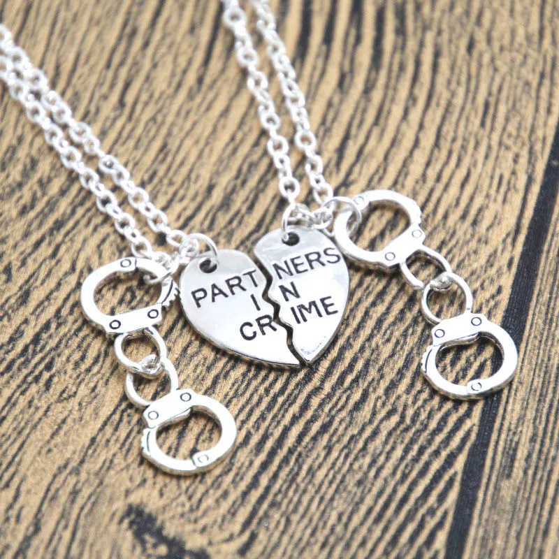24pcs/Lot 2 Partner In Crime Necklaces Split Heart Best Friends BFF Charm Geek Silver Tone
24pcs/Lot 2 Partner In Crime Necklaces Split Heart Best Friends BFF Charm Geek Silver Tone
