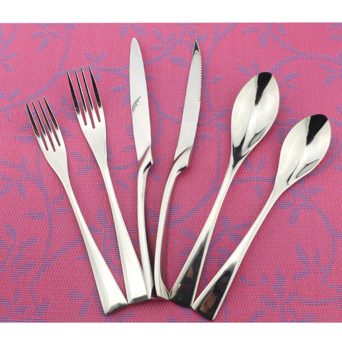 24pcs Luxury Silver Dinnerware Cutlery Set 304 Stainless Steel Silverware Set Mirror Polish Silver Spoon Steak Knife Set
24pcs Luxury Silver Dinnerware Cutlery Set 304 Stainless Steel Silverware Set Mirror Polish Silver Spoon Steak Knife Set