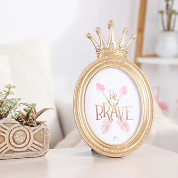 Scandinavian Crown 7-inch Photo Frame Resin Crafts Creative Wedding Gift, Home Jewelry, Wall-hanging Photo Frame Home Decoration
Scandinavian Crown 7-inch Photo Frame Resin Crafts Creative Wedding Gift, Home Jewelry, Wall-hanging Photo Frame Home Decoration