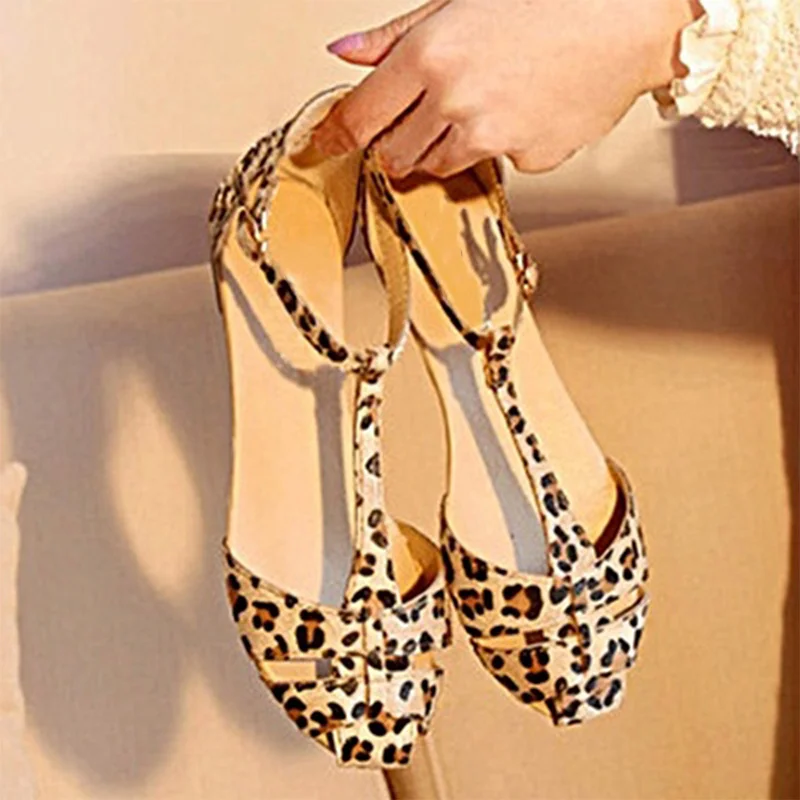 Women Leopard Sandals Ankle Buckle Suede T-Strap Female Summer Ballet Flat Shoes Fashion Soft Ladies Casual Footwear
Women Leopard Sandals Ankle Buckle Suede T-Strap Female Summer Ballet Flat Shoes Fashion Soft Ladies Casual Footwear