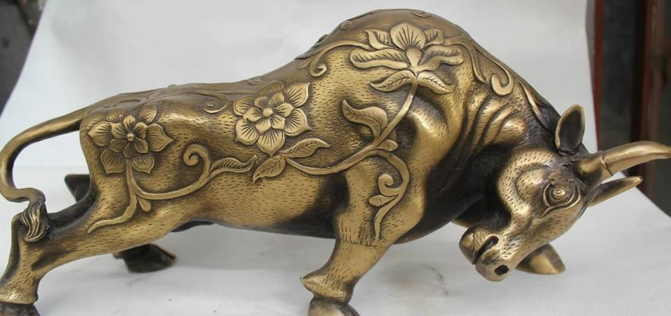 7" China Chinese Folk Fengshui Bronze Lucky Lifelike flower Ox cow Statue
7" China Chinese Folk Fengshui Bronze Lucky Lifelike flower Ox cow Statue