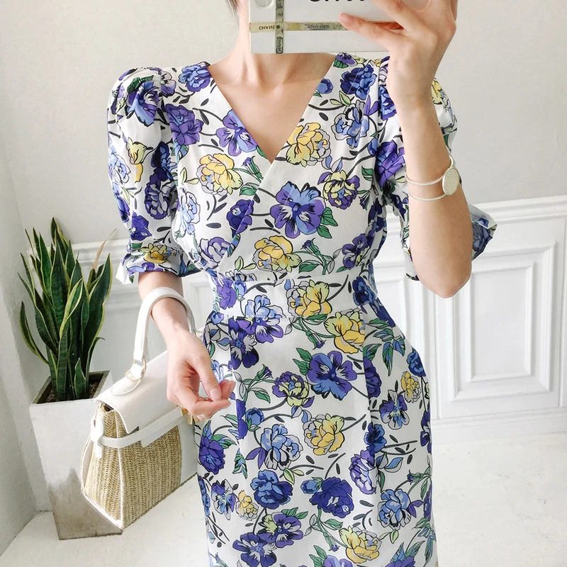 2019 Summer New Women Fashion Dress V-neck Puff Sleeve Romantic Floral Printing Midi Dress Elegant Women Dress Vestidos
2019 Summer New Women Fashion Dress V-neck Puff Sleeve Romantic Floral Printing Midi Dress Elegant Women Dress Vestidos