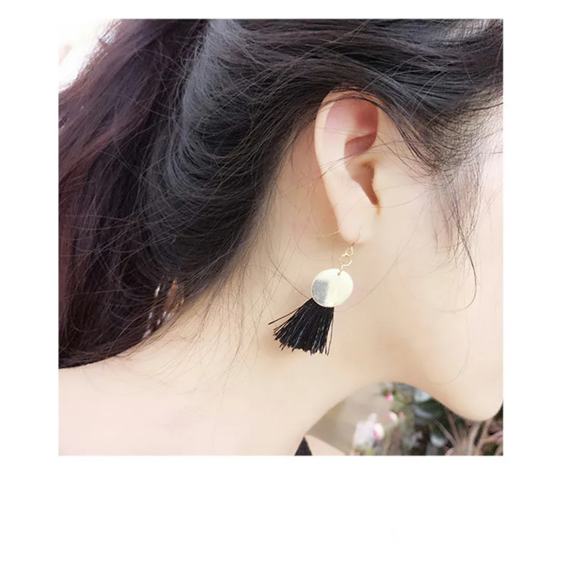 Korean fashion retro jewelry high - end temperament small round tassel earrings female
Korean fashion retro jewelry high - end temperament small round tassel earrings female