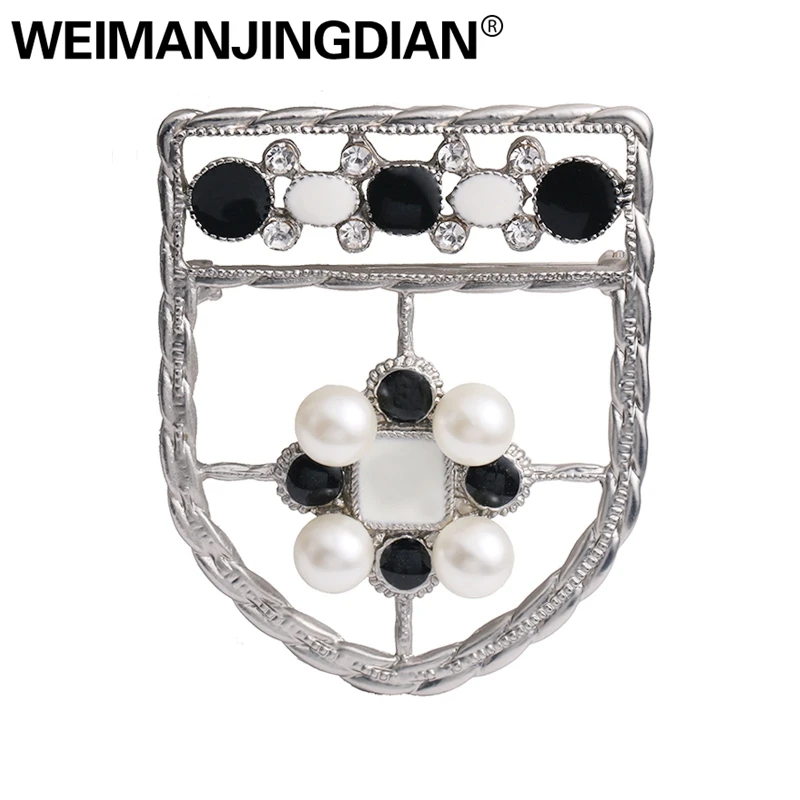 WEIMANJINGDIAN New Arrival Simulated Pearl Flower Shield Shape Brooch Pins for Lady in Dark Silver Color Plated
WEIMANJINGDIAN New Arrival Simulated Pearl Flower Shield Shape Brooch Pins for Lady in Dark Silver Color Plated