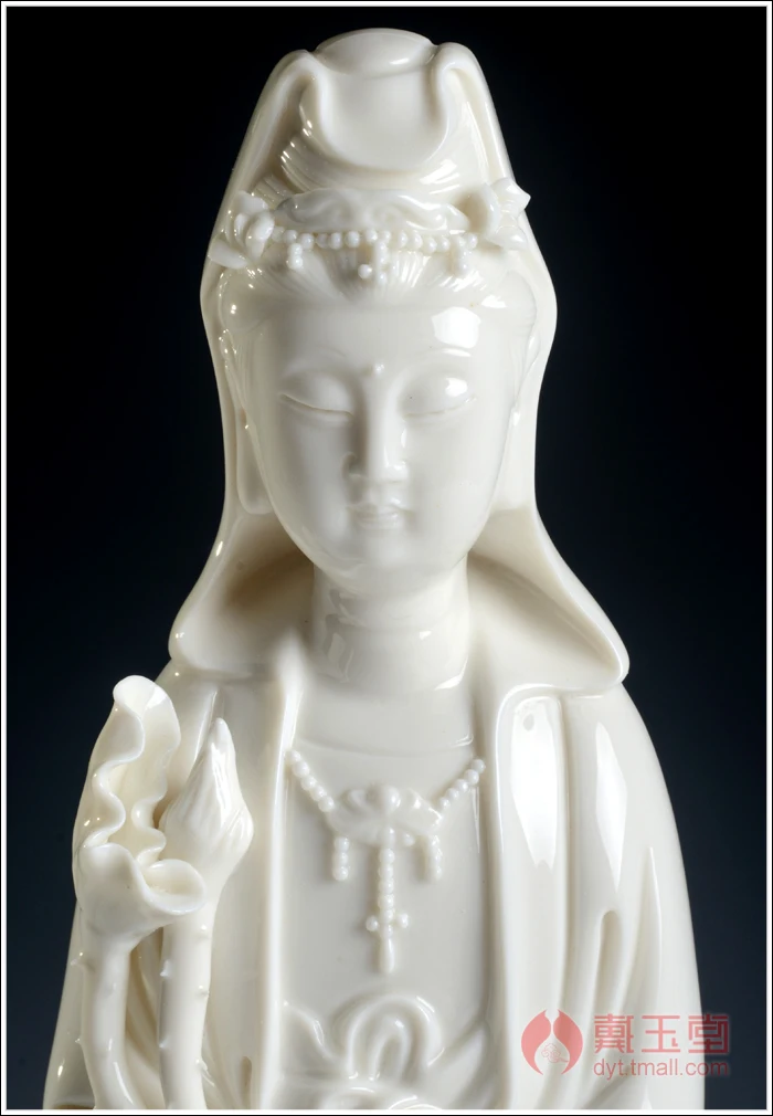 Dai Yutang Dehua white porcelain Guanyin handicraft decoration / single Longdishui Guanyin Buddha D11-07
Dai Yutang Dehua white porcelain Guanyin handicraft decoration / single Longdishui Guanyin Buddha D11-07