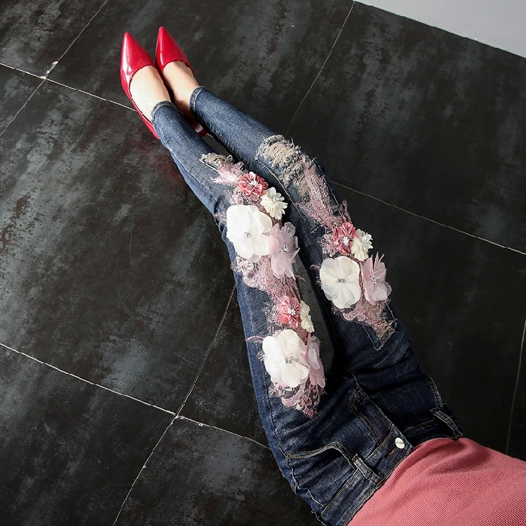 2018 Spring Autumn Ripped Jeans for Women New Fashion Embroidery Flower Cut Slim Pencil Pants Girls Student Skinny Basic Jeans
2018 Spring Autumn Ripped Jeans for Women New Fashion Embroidery Flower Cut Slim Pencil Pants Girls Student Skinny Basic Jeans