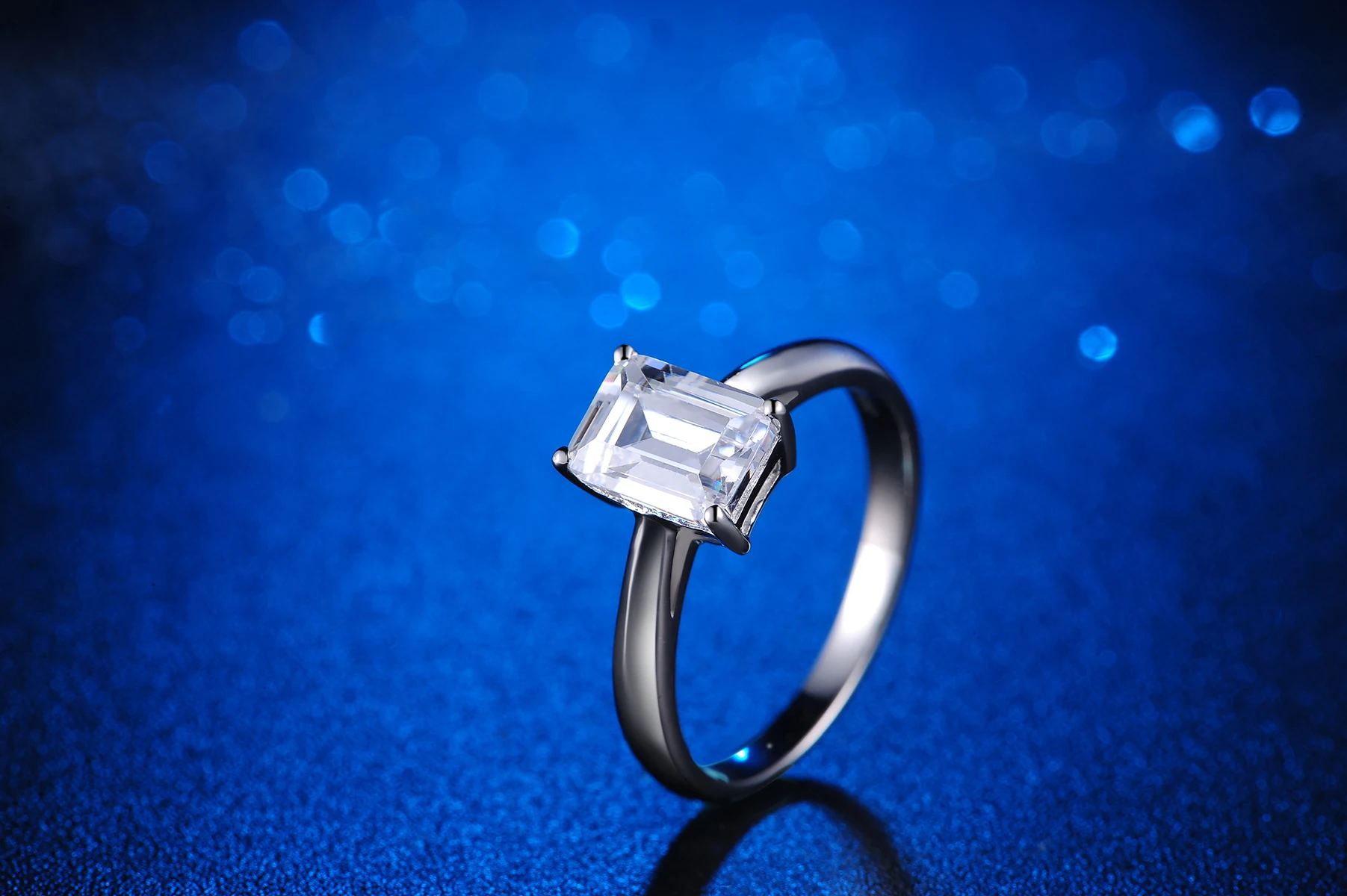 Кольцо из серебра 925 пробы с изумрудом 1 карат|ring white gold|synthetic diamondemerald cut |