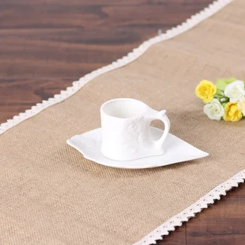 1pcs/lot Jute Table Runner with White Lace For Wedding decoration 275cm*30cm
1pcs/lot Jute Table Runner with White Lace For Wedding decoration 275cm*30cm