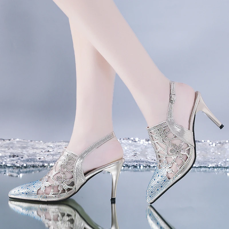 Women Fashion Pointed Toe Rhinestone Design High Heel Sandals Crystal Ankle Wrap Glitter Diamond Gladiator Black Size 34-39
Women Fashion Pointed Toe Rhinestone Design High Heel Sandals Crystal Ankle Wrap Glitter Diamond Gladiator Black Size 34-39
