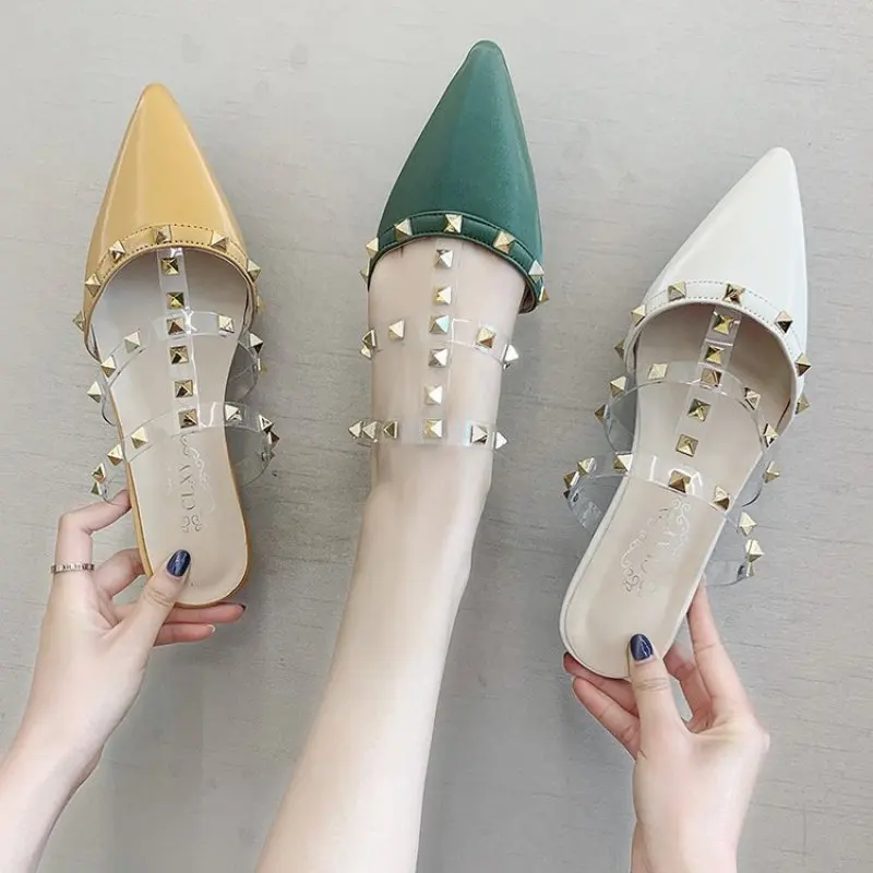 Women Flat Slippers Slip On Mules Luxury Brand Designers 2019 White Fashion Rivet T-strap Slides Slip On Loafers Mules female
Women Flat Slippers Slip On Mules Luxury Brand Designers 2019 White Fashion Rivet T-strap Slides Slip On Loafers Mules female