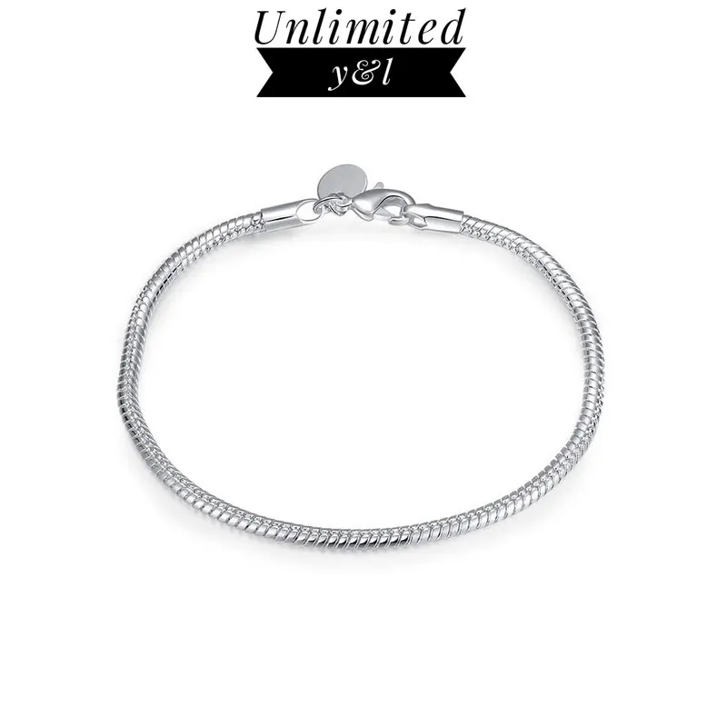 Round Link Chain Bracelets Classic Snake Bracelets Silver Fashion Jewelry Accessories for Women and Men Gifts
Round Link Chain Bracelets Classic Snake Bracelets Silver Fashion Jewelry Accessories for Women and Men Gifts