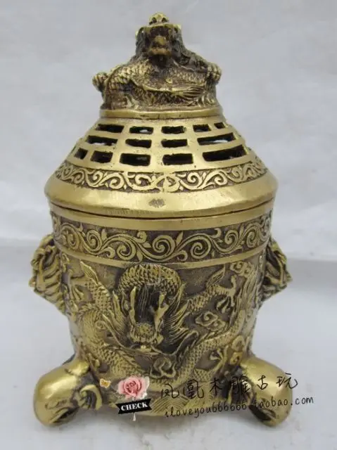 China Antique collection The copper Dragon and Phoenix incense burner ornaments
China Antique collection The copper Dragon and Phoenix incense burner ornaments