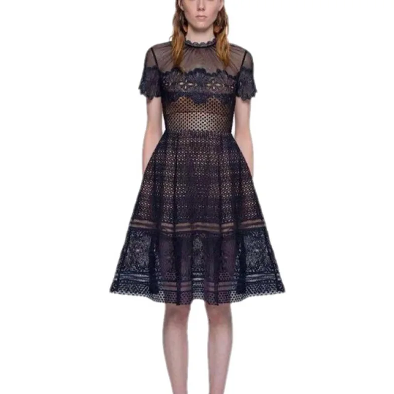 2018 runway High-end custom self navy blue lace short sleeve sexy women knee-Length Dress Vestido Robe Self Portrait dresses
2018 runway High-end custom self navy blue lace short sleeve sexy women knee-Length Dress Vestido Robe Self Portrait dresses