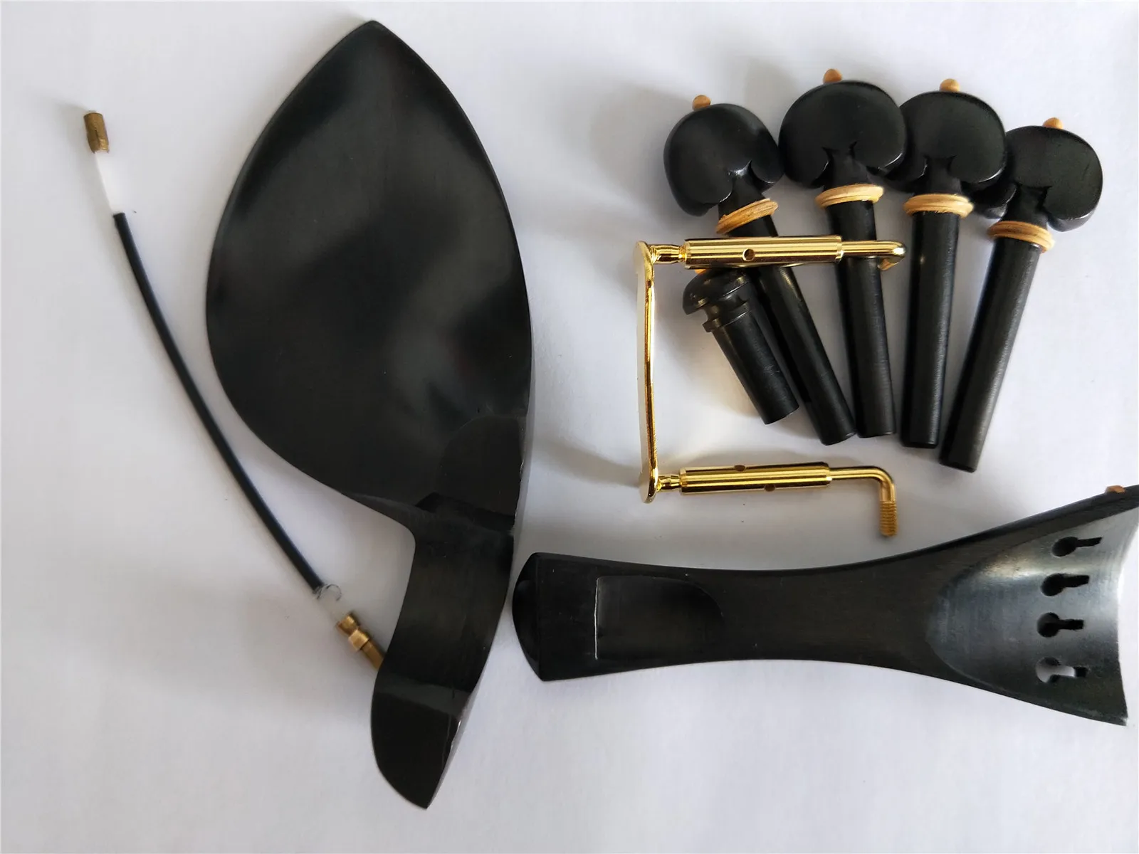 1 Set Quality Violin Ebony Fitting with Yellow Ring Plus Chin Rest Clamp and Gut All 4/4
1 Set Quality Violin Ebony Fitting with Yellow Ring Plus Chin Rest Clamp and Gut All 4/4
