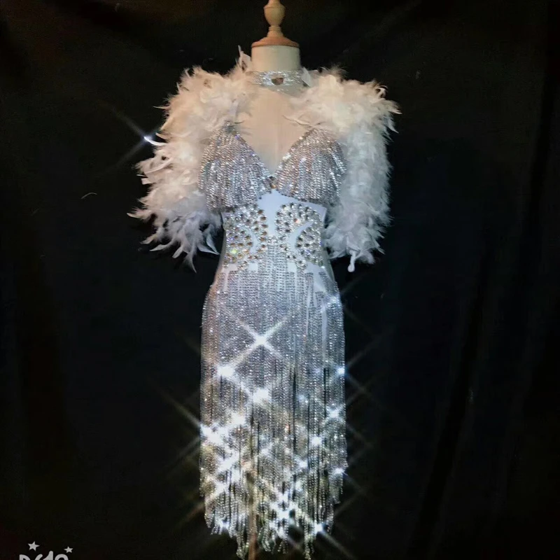 2019 Women New Nightclub Bar DS Costumes Singer DJ Sexy Super Flash Tassel Feather Silver Shiny Rhinestone Costume
2019 Women New Nightclub Bar DS Costumes Singer DJ Sexy Super Flash Tassel Feather Silver Shiny Rhinestone Costume