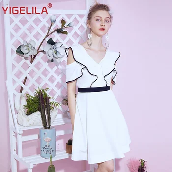 YIGELILA Fashion Women Ruffles Party Dress Summer V-neck Butterfly Sleeve Empire Knee Length Black White Patchwork Dress 64093
YIGELILA Fashion Women Ruffles Party Dress Summer V-neck Butterfly Sleeve Empire Knee Length Black White Patchwork Dress 64093
