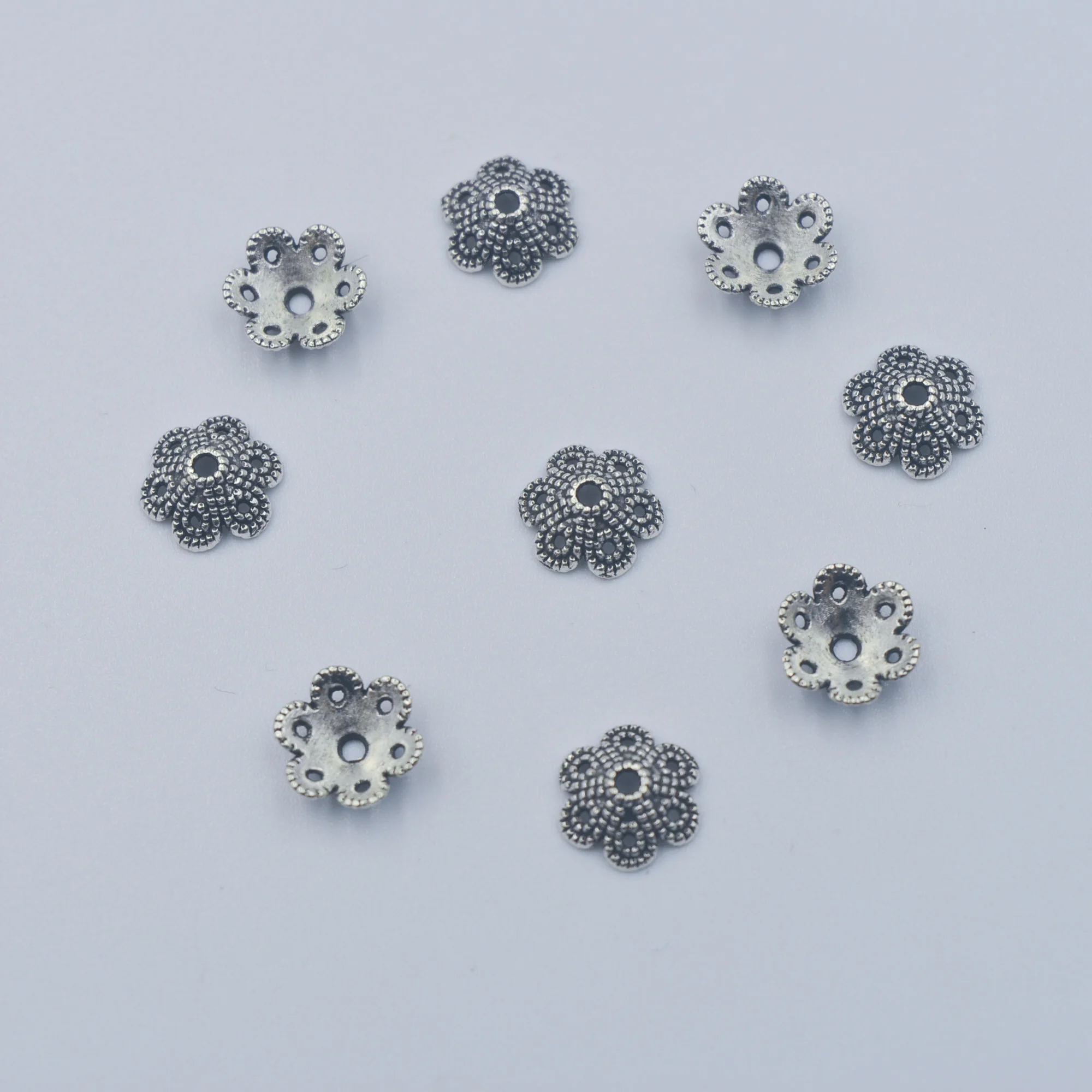 70pcs silver plated Color Flower Bead End Caps For Jewelry Making Findings Needlework Diy Accessories
70pcs silver plated Color Flower Bead End Caps For Jewelry Making Findings Needlework Diy Accessories