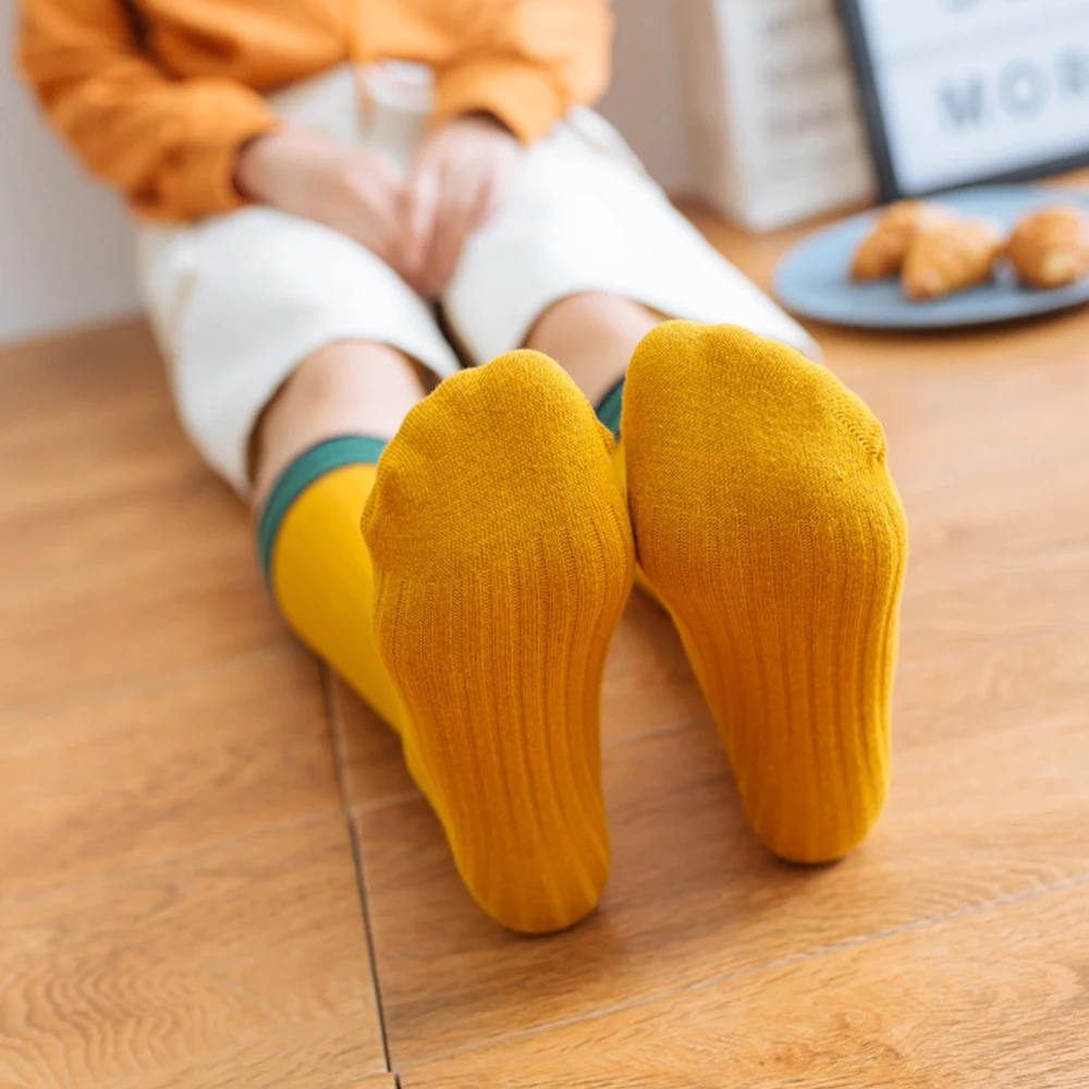 1 Pair Cotton Comfortable Breathable Socks Women's Long Retro Socks 2019 Autumn Winter Spring Warm Stripes Socks Black White
1 Pair Cotton Comfortable Breathable Socks Women's Long Retro Socks 2019 Autumn Winter Spring Warm Stripes Socks Black White