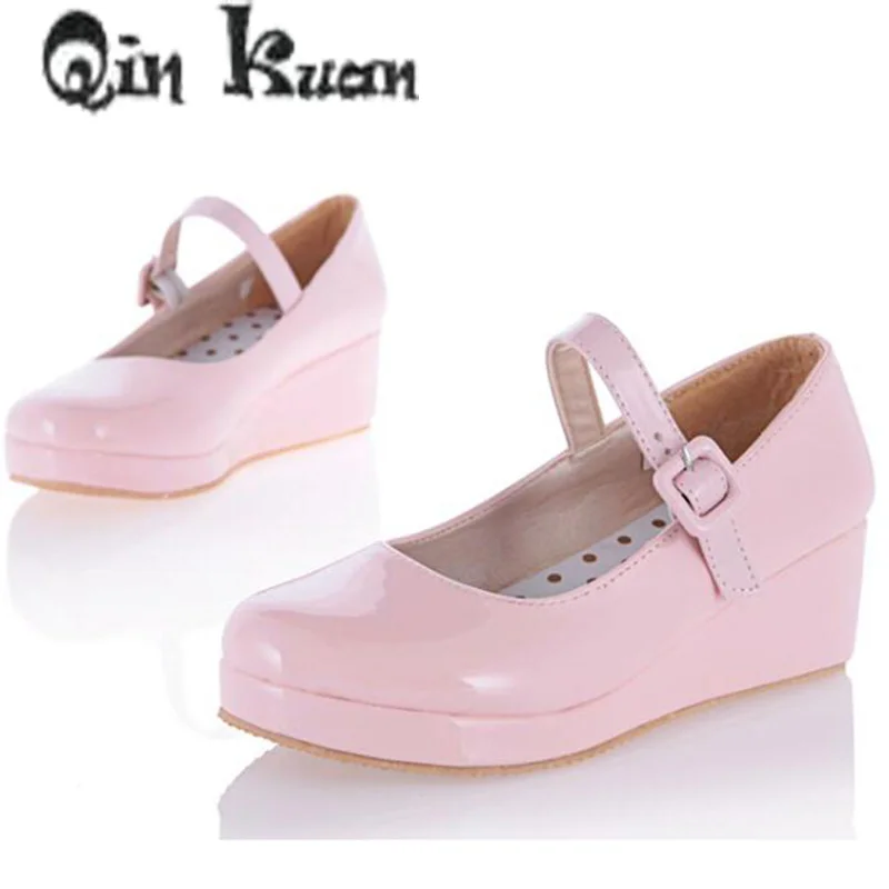Qin Kuan Women Student Cosplay High Heels Pumps Shoes Lolita Sweet Lady Wedge Patent Leather Sweet Shoes Big Size 33-43
Qin Kuan Women Student Cosplay High Heels Pumps Shoes Lolita Sweet Lady Wedge Patent Leather Sweet Shoes Big Size 33-43