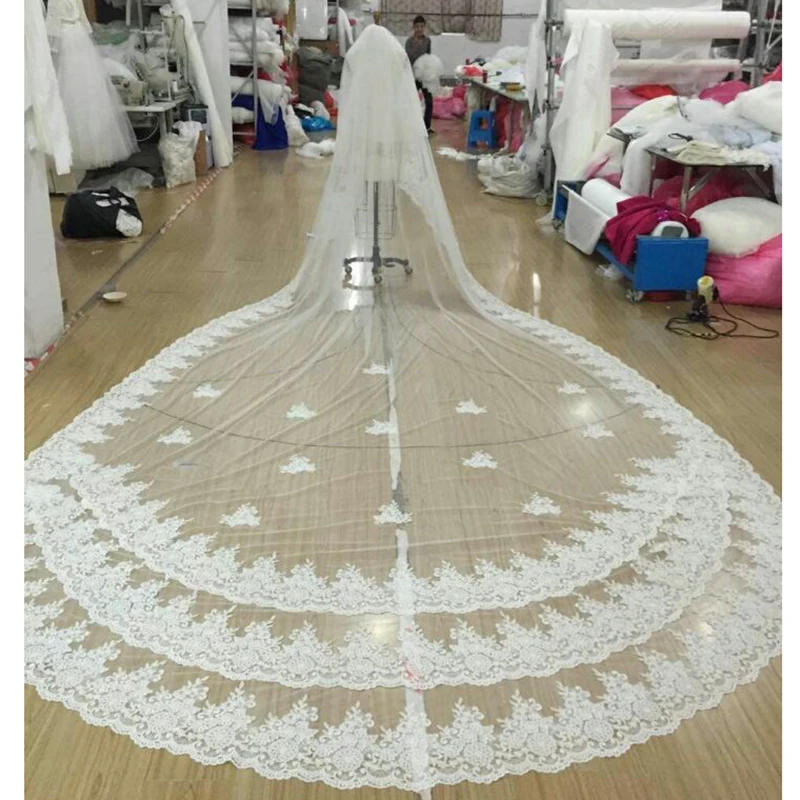 Luxury 5 Meters Full Edge with Lace Bling Sequins 3 Layers Long Wedding Veil with Comb White Ivory Bridal Veil 2018 Accessories 
Luxury 5 Meters Full Edge with Lace Bling Sequins 3 Layers Long Wedding Veil with Comb White Ivory Bridal Veil 2018 Accessories