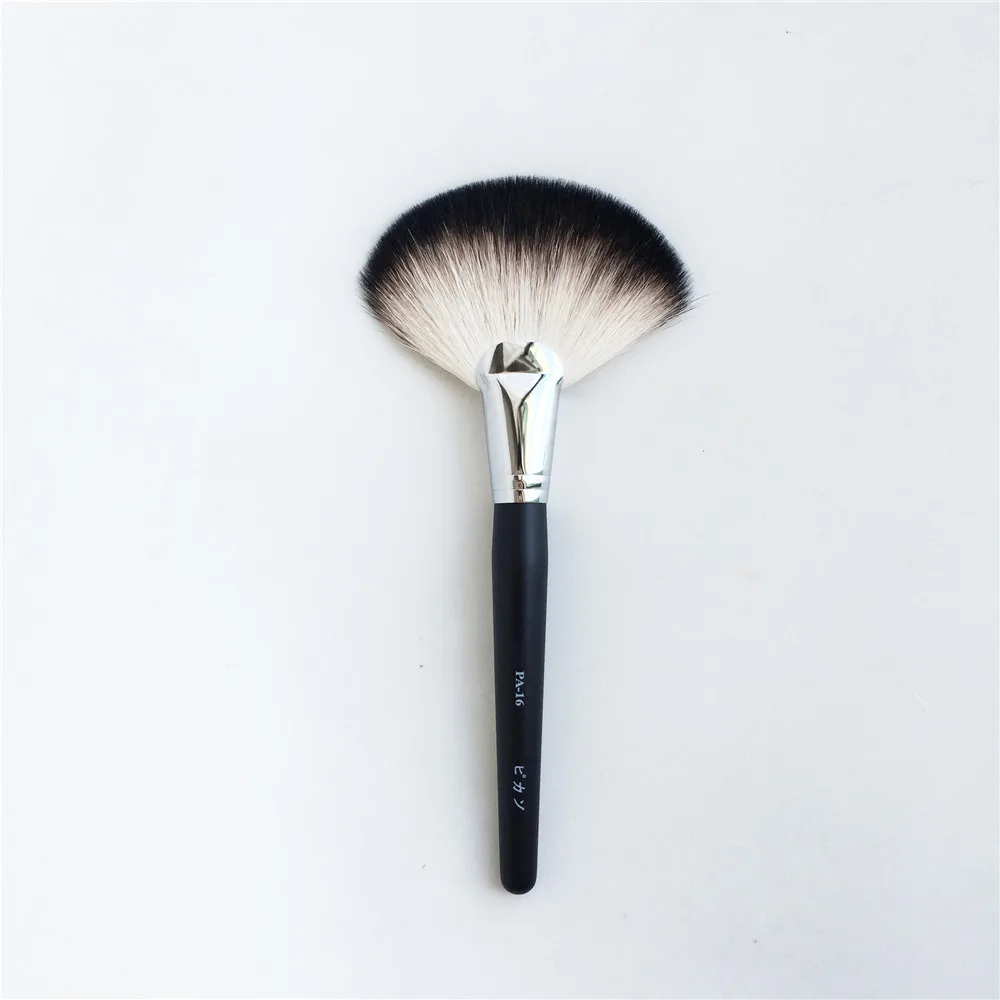 PICCASSO PA16 LARGE FAN BRUSH _ 1