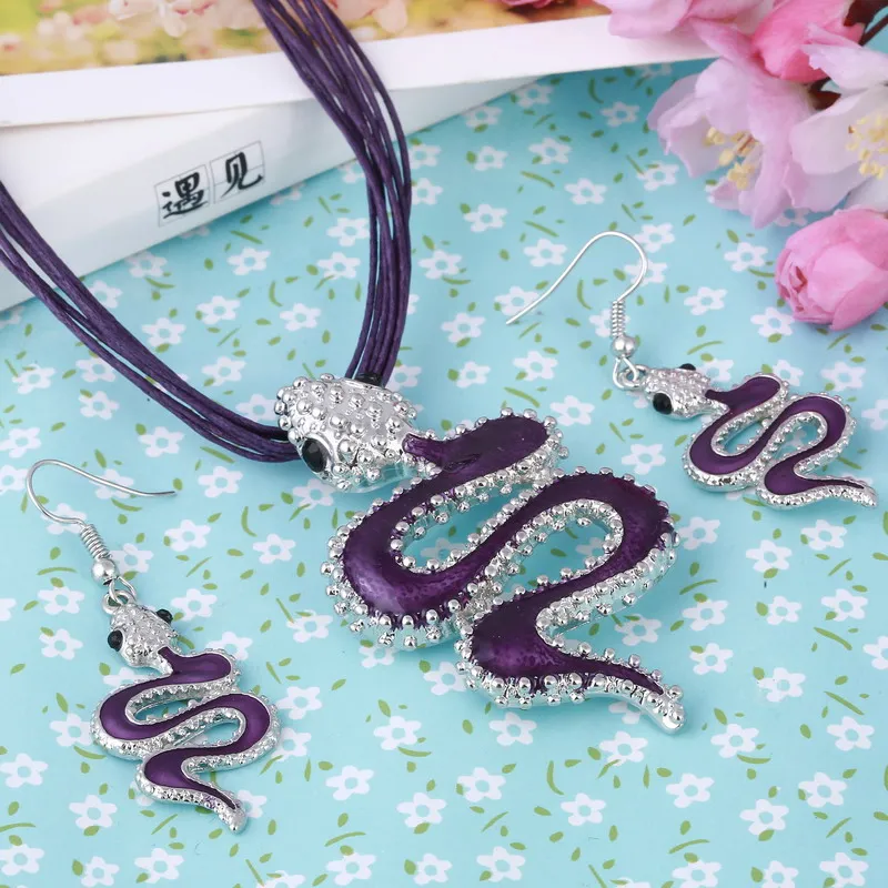 MINHIN High Quality Rope Choker Necklace + Earring Female Elegant Purple Oil Painting Jewelry Set Cool Snake Design Jewelry
MINHIN High Quality Rope Choker Necklace + Earring Female Elegant Purple Oil Painting Jewelry Set Cool Snake Design Jewelry