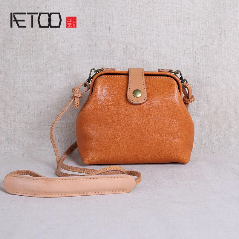 AETOO Leather mini bag, leather mouth gold bag, one-shoulder slant bag, minimalist doctor bag
AETOO Leather mini bag, leather mouth gold bag, one-shoulder slant bag, minimalist doctor bag