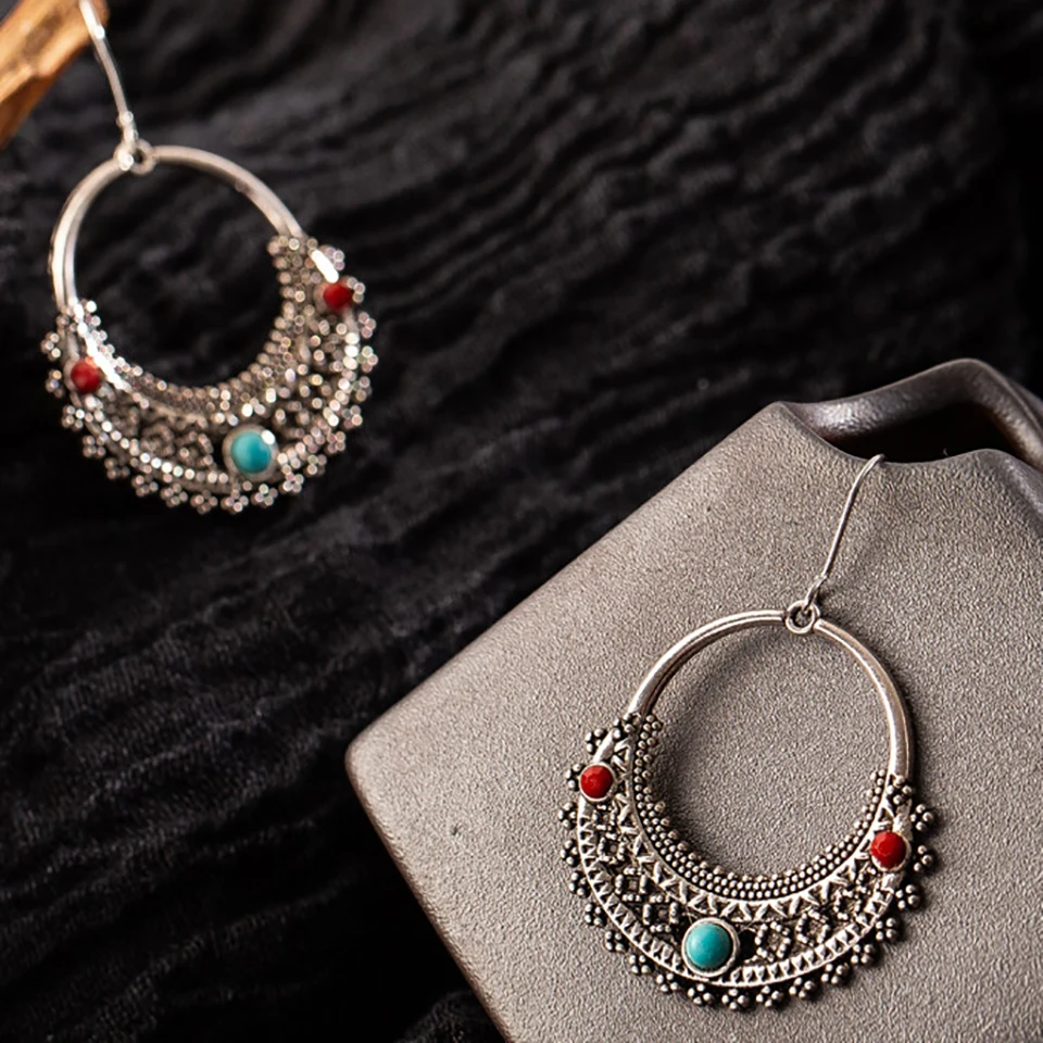 Ethnic geometric indian earrings with stones for women silver earrings female vintage drop earings statement jewelry brincos
Ethnic geometric indian earrings with stones for women silver earrings female vintage drop earings statement jewelry brincos