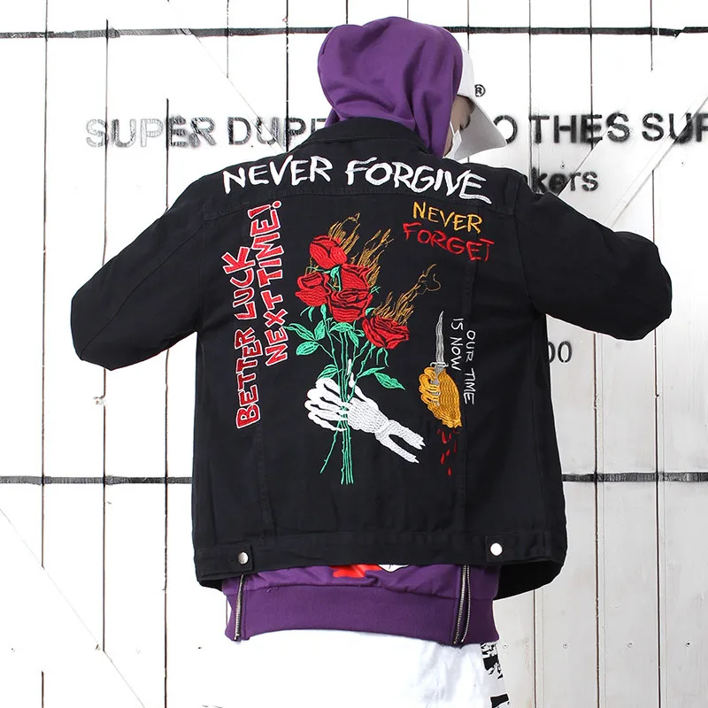2019 SS Black Embroidery Rose Skull Denim Jackets Hip Hop Skull Wolf Patch Design Denim Jacket Vintage Cotton Bomber Jean Jacket
2019 SS Black Embroidery Rose Skull Denim Jackets Hip Hop Skull Wolf Patch Design Denim Jacket Vintage Cotton Bomber Jean Jacket